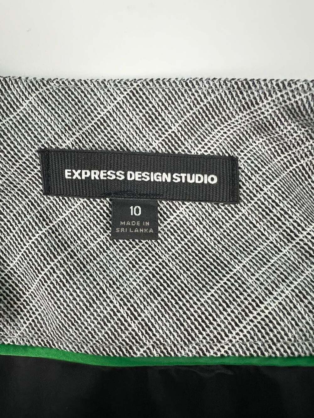 Express Design Studio Gray White Plaid Pencil Skirt Size 10 Front Slit Workwear